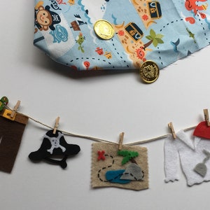 Décoration de guirlande de corde à linge en feutre miniature pirate, vêtements de pirate, bannière, décoration de fête de pirate, articles de fête, carte de pirate, perroquet