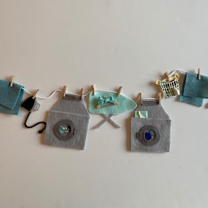 Laundry Room Miniature Felt Banner, Washing Machine Garland, Laundry Day Bunting, Wall Hanging, Decoration with Hanger, Detergent, and Iron