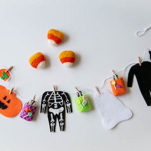 Halloween Trick or Treat Kid's Costume Miniature Felt Clothesline Banner Bunting Garland Home Decoration Wall Hanging Fall Autumn Harvest