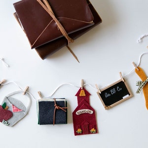 Old Fashioned School House Miniature Felt Banner Bunting Garland Wall Hanging Decoration