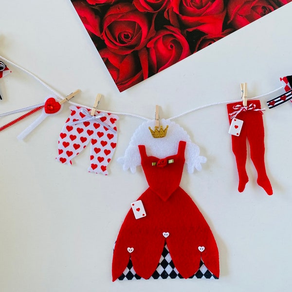 Queen of Hearts Miniature Felt Clothesline Banner Valentines Day Garland Bunting Wall Hanging Decoration