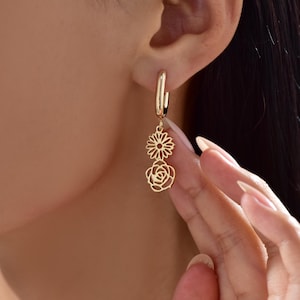 Personalized Birth Flower Earring, Gold Birth Month Flower Earring, Floral Jewelry, Birth Flower Gift, Birthday Gift, Christmas Gift For Her