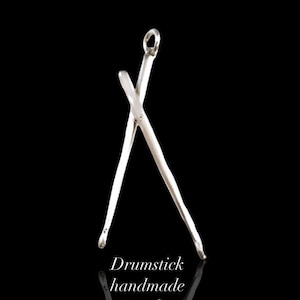 Pendentif baguettes de batterie en argent sterling massif 925