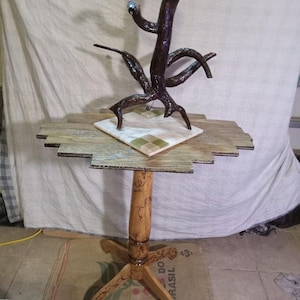 Lichtenberg pedestal table