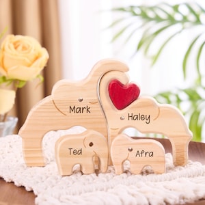 Custom Engraved Wooden Elephant Family Puzzle, Personalized 2-6 Person Animal Figurines in Gift Box, Ideal for Anniversaries & Home Decor