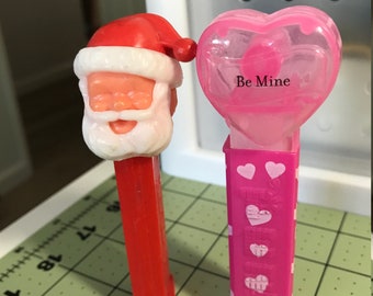 Vintage Santa & Heart Pez Dispenser