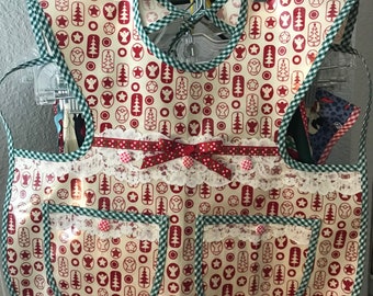 Holiday Toddler Smock/Bib (2-4)