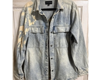 Męska krótka koszula z długim rękawem, sprany denim, styl vintage z lat 80. i 90.