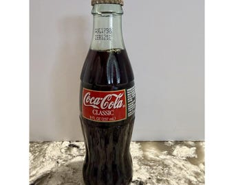 Botella de refresco conmemorativa de Navidad de Coca-Cola de 8 oz con Papá Noel, 1997, artículo de colección.