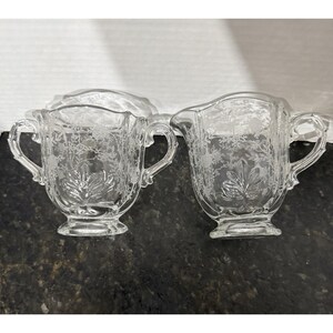 Vintage Fostoria geëtst glazen suikerpot en creamer bloemboeketontwerp