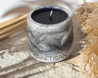 Handgefertigte Kerze aus Beton in Marmoroptik | Schwarzes Sojawachs | Minimalistisches Deko-Geschenk