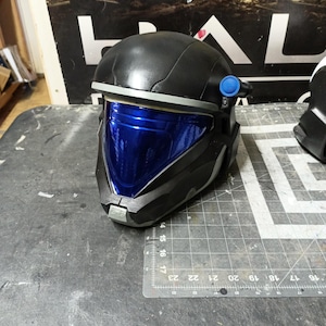 Halo 2 ODST Helmet life size Prop Delta image 12