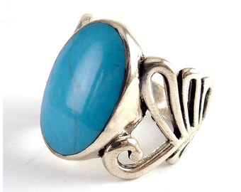 Mexican Sterling & Turquoise Oval Cabochon Ring, Fancy Shoulders