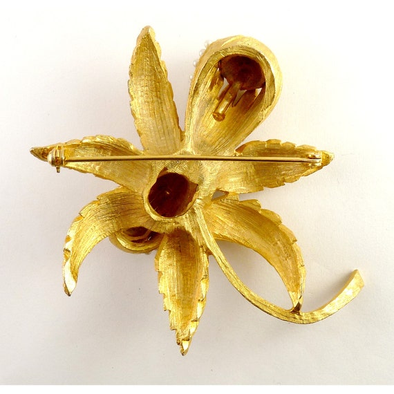 Large Gold Tone Double Fantasy Flowers Brooch Pin… - image 3