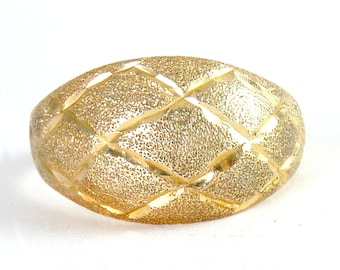 14K Yellow Gold Textured Domed Band Ring with Diamond-Cut Lattice, 3.1 Grams