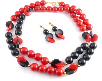 1980's Red & Black Lucite Interlocked Beads Long Necklace with Drop Earrings