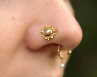 17 karat Gold Tribal traditional nose piercing FREE shipping with another item