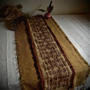Runing Table Landkarte Altar Stück Tribal erdige Ureinwohner Ornament Wohnkultur LIMITED EDITION