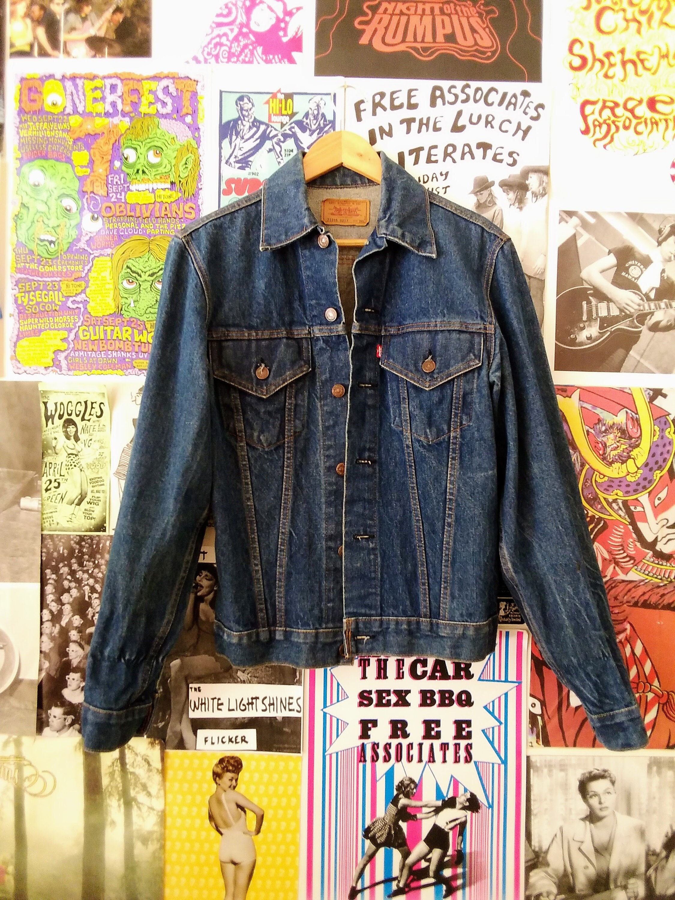 Vintage 70s Levi's Type 3 Denim Trucker Jacket SIZE 36 Vintage 70s Levi's Type 3 Denim Trucker Jacket SIZE 36
