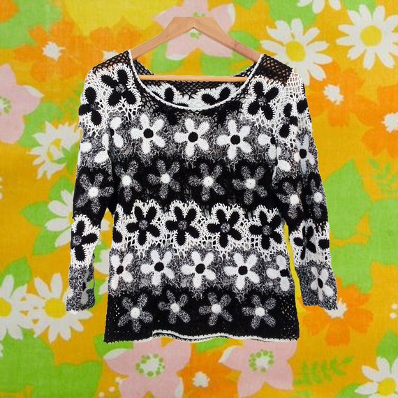 Vintage Y2K Does 60s Crochet Sweater Daisy Floral… - image 1