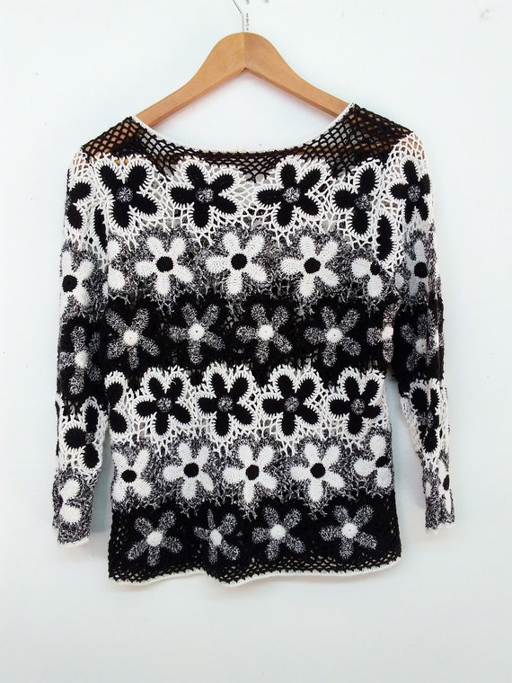 Vintage Y2K Does 60s Crochet Sweater Daisy Floral… - image 5
