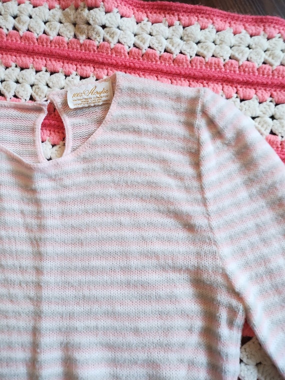 Vintage 70s Pastel Pink Sweater Light Gray Stripe… - image 4