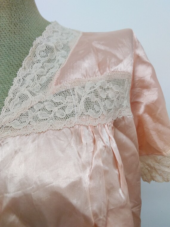 Vintage 40s Peach/Shell Pink Bed Jacket Short Sle… - image 4