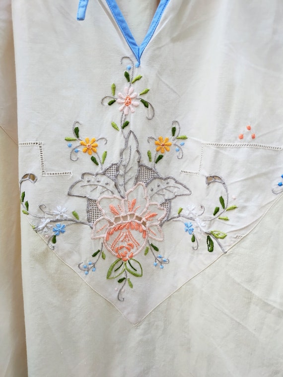 Vintage 70s Floral Embroidered Long Sleeve Pleasa… - image 2