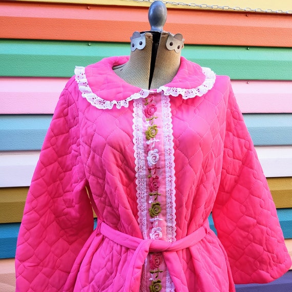 Vintage 50s/60s Hot Pink Quilted Robe Floral Lace… - image 1