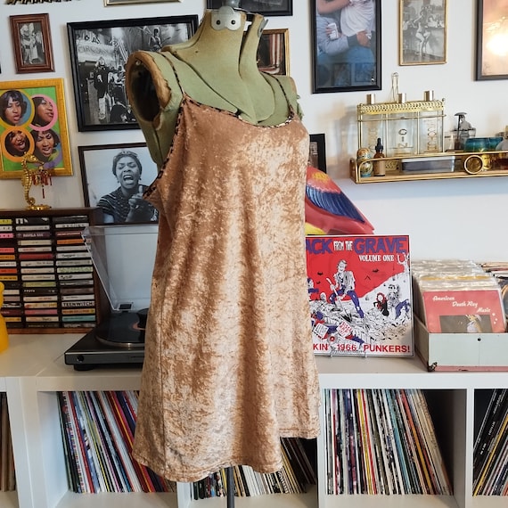 Vintage 90s/Y2k Gold Crushed Velvet Slip Dress Le… - image 1