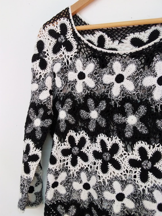 Vintage Y2K Does 60s Crochet Sweater Daisy Floral… - image 2