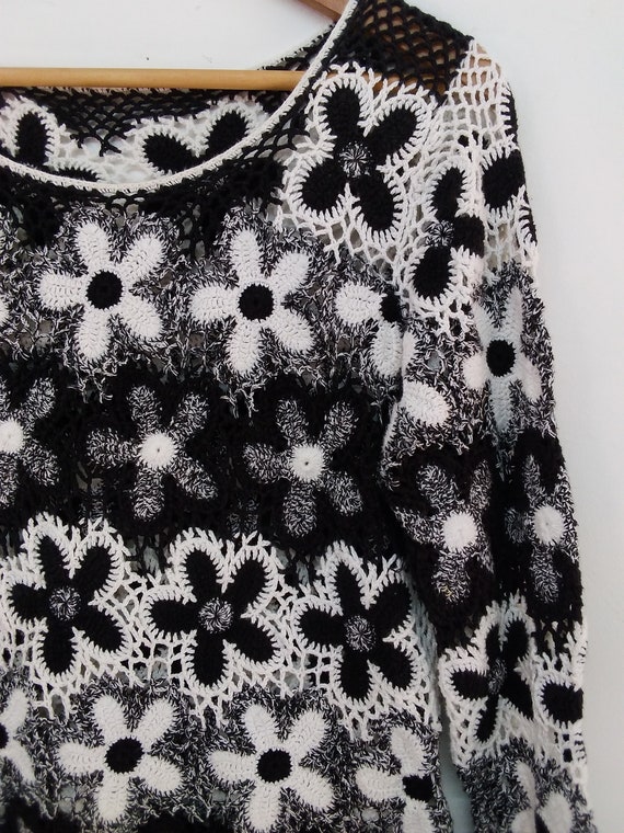 Vintage Y2K Does 60s Crochet Sweater Daisy Floral… - image 3
