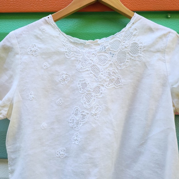 Vintage 60s Linen Embroidered Blouse Off White Me… - image 1