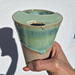 Handgefertigter Reisebecher aus Steinzeug/Keramik/To-Go-Becher