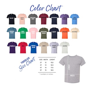 K&ouml;nnte beinhalten: Eine Farbkarte f&uuml;r T-Shirts f&uuml;r Kleinkinder mit verschiedenen Farben wie Schwarz, Rot und Marineblau. Das Bild enth&auml;lt eine Gr&ouml;&szlig;entabelle mit Ma&szlig;en in Zoll und den Text "Color Chart" und "Toddler Size Chart".