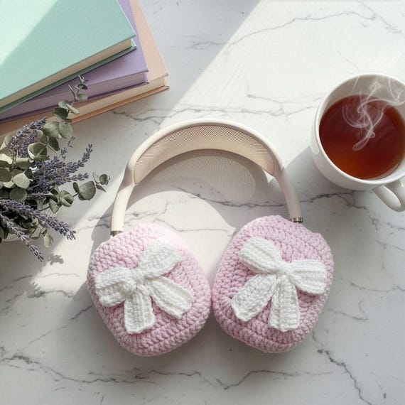 Coquette bow crochet AirPods Max case soft pink cover for girly tech gift cute headphones cover kawaii aesthetic travel accessory for bestie