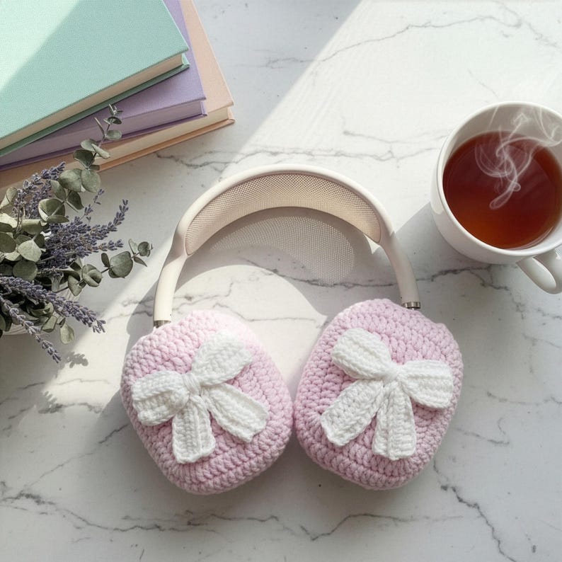 Coquette bow crochet AirPods Max case