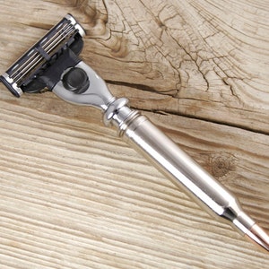 Bullet Razor / Handcrafted 7mm Magnum Bullet Razor 7MM-N-RAZOR / Men&#39;s Shaving Accessories / Shaving Accessories / Men&#39;s Razor / Mach 3