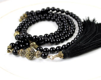 Collier de perles Mala noir de minuit 108, collier de pompons noirs, collier de pompons longs en pierres précieuses noires, perles de Mala de pompons, perles de Mala de méditation