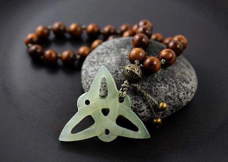 Celtic Pocket Mala 27 Beads, Serpentine Jade Celtic Pendant, Prayer Beads, Worry Beads, Mini Mala Beads, Triquetra Pendant, Small Yoga Gift image 1