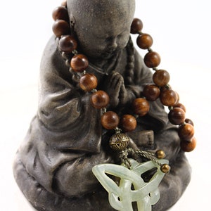 Celtic Pocket Mala 27 Beads, Serpentine Jade Celtic Pendant, Prayer Beads, Worry Beads, Mini Mala Beads, Triquetra Pendant, Small Yoga Gift image 3