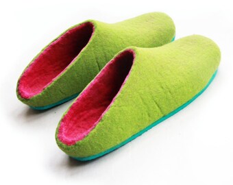 Boiled mule slippers wool, Sustainable Green Pink felted clogs Barefoot - Custom personalized 30 colorways Organic