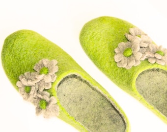 Boiled Wool Slippers with Flowers – Handmade Gift for Her, Plant Lover or Eco-Conscious Romantic Occasion