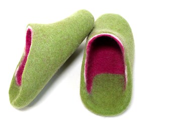 Groene wollen slippers voor dames, gezellige klompen voor zelfcadeau en winterrituelen, frambozenvoering, lijmvrij en biologisch comfort