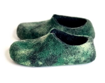 Forest camouflage Mens Wool slippers Green Camo with Abrasion Resistant Rubber soles Natural Caoutchouc