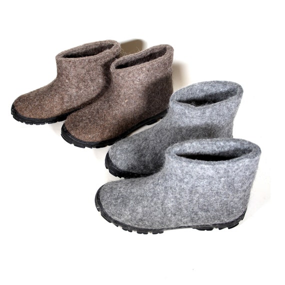 Gray wool Felt Moccasins Men with Rugged rubber Outsole, Warm house  slippers men, Short felted boots, Outdoor Boots, Custom ECO Wool Color