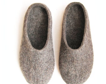 Ultra-warm stylish Organic rustic slippers, Womens felted slippers, felted wool clogs Designed to wear indoors or out. Custom WOOL 7 colors