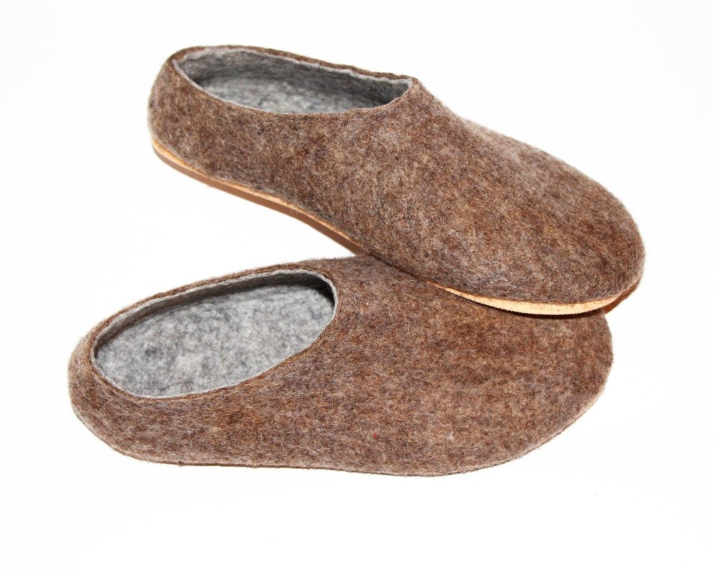 mens boiled wool clogs