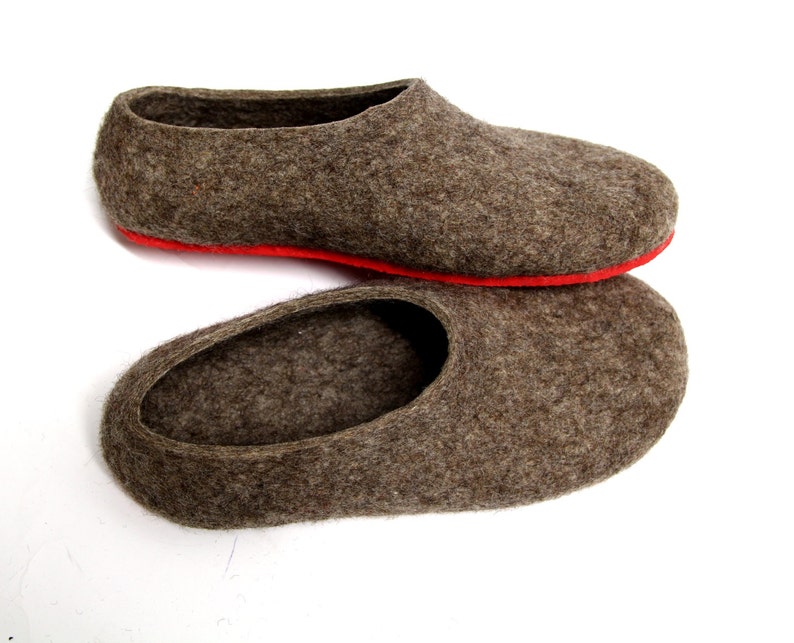 Rustic House Slippers Woman Woolen Clogs Acorn Brown Indoor Image 0
