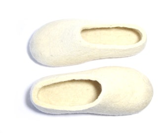 Boiled minimalist barefoot slippers White Bride, Handmade Organic Best Mum slippers for Cold feet - Personalize 7 wool colors